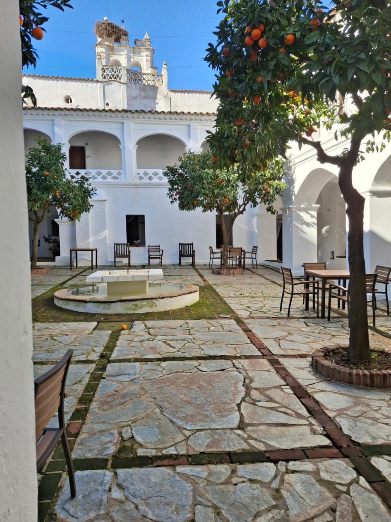 מלון La Parra  Hospederia Convento De La Parra, 06176 (Adults Only) מראה חיצוני תמונה
